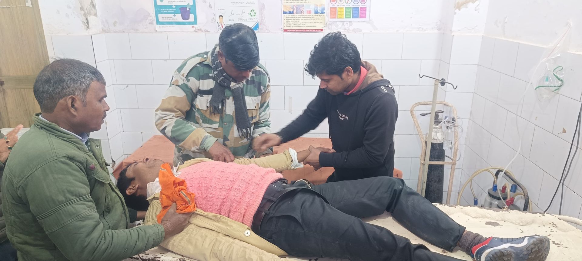 बाइक सवार तथा उसका पिता हुआ घायल