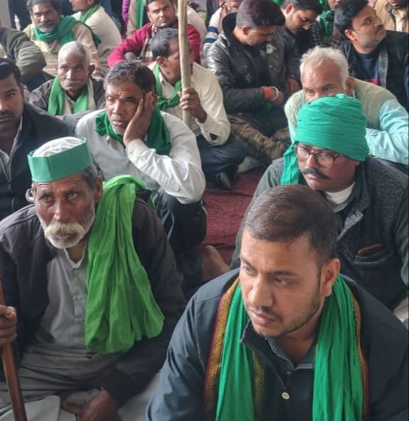 भाकियू भानू गुट के कार्यकर्ताओं ने 11 सूत्रीय मांगों को लेकर अनिश्चितकालीन धरना किया शुरू।